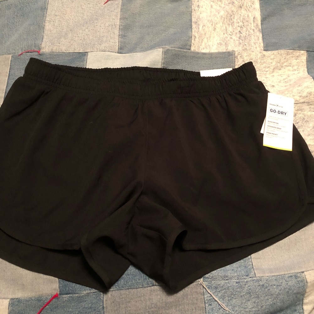 NWT Old navy active shorts